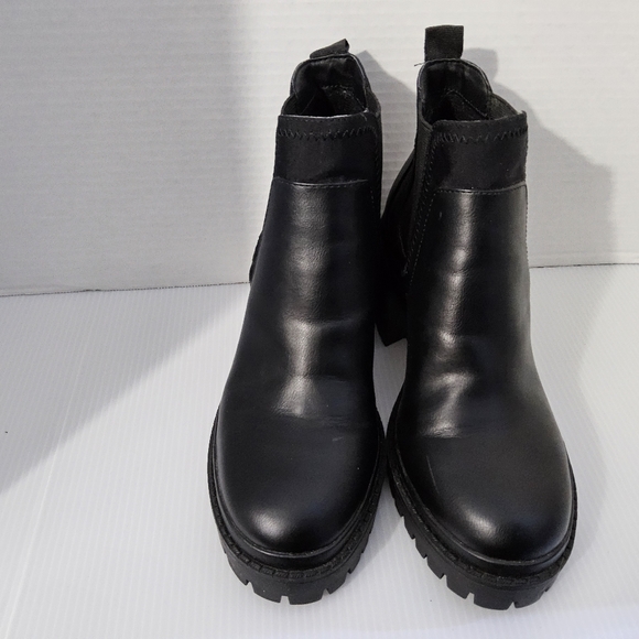 Simply Vera wang block heel blk boots - Picture 4 of 4